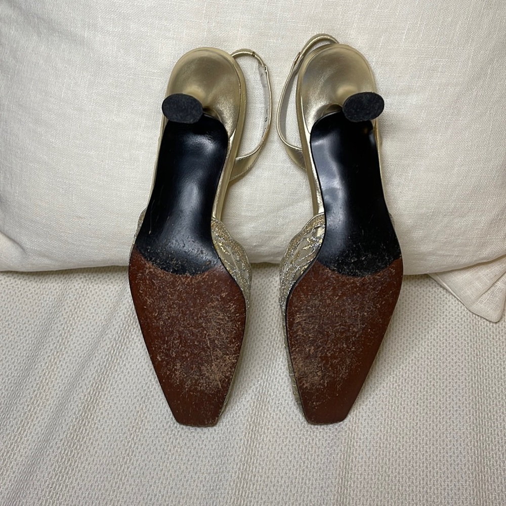 Stuart Weitzman, Kitten Heel Size 61/2 - image 4